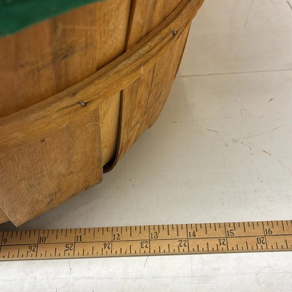 Wooden Orchard Bushel Basket Primitive Handles W/ Green Quilted Liner Pockets